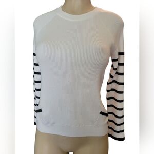Soho New York Co. White Black Strippwd Ribbed Sweater Large Winter Comfy